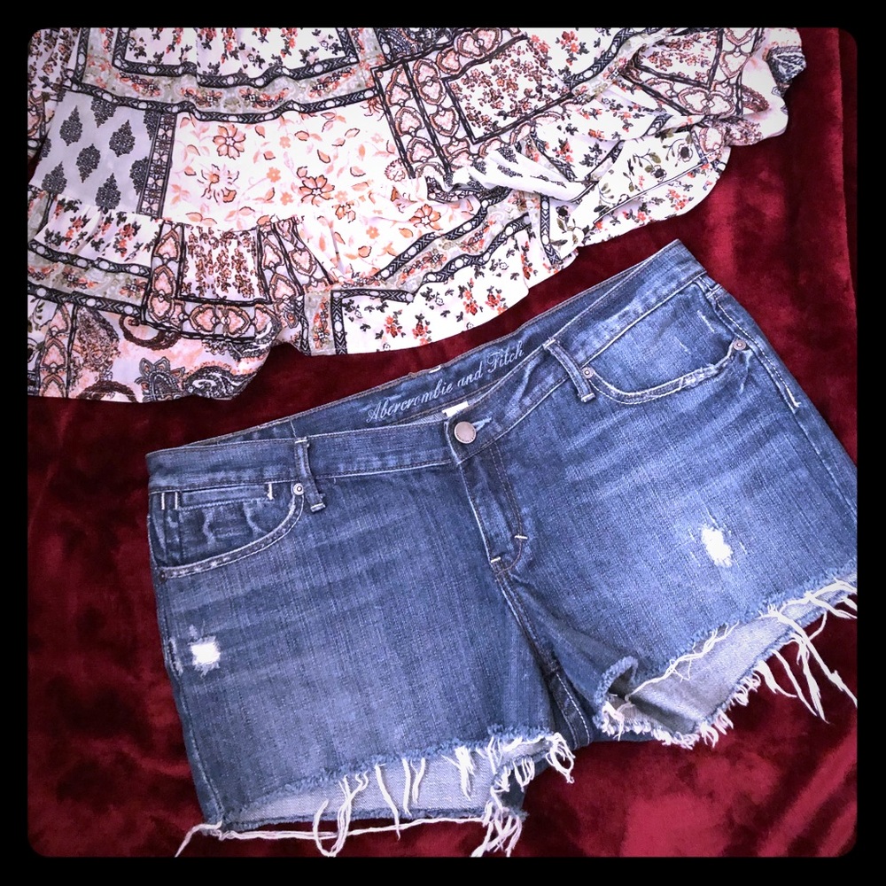 Abercrombie and Fitch cut off shorts